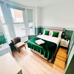 43 Ensuite Look Like Locations London