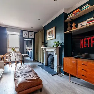 Arte - 2 Bed Luxurious Flat, Garden, 5min Dalston St., Parking Available, Serviced - Up To 5 Ppl London