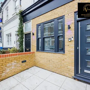 av-stays-london-luxury-ground-floor-apartment.cambridgehotelsuk.com/
